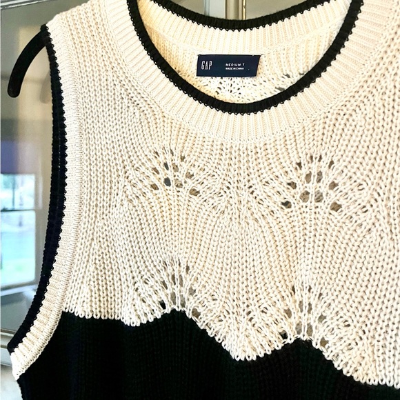 GAP Black and White Sleeveless Crochet Knit Maxi Dress - Picture 4 of 6